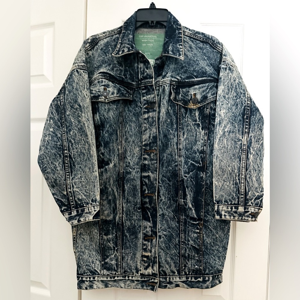 Vintage Jordache stone wash jean jacket 100 % cotton and size S/M